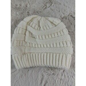 CC Beanie Ivory Chunky Knit Snow Hat Womens Cap Excellent Winter Cute